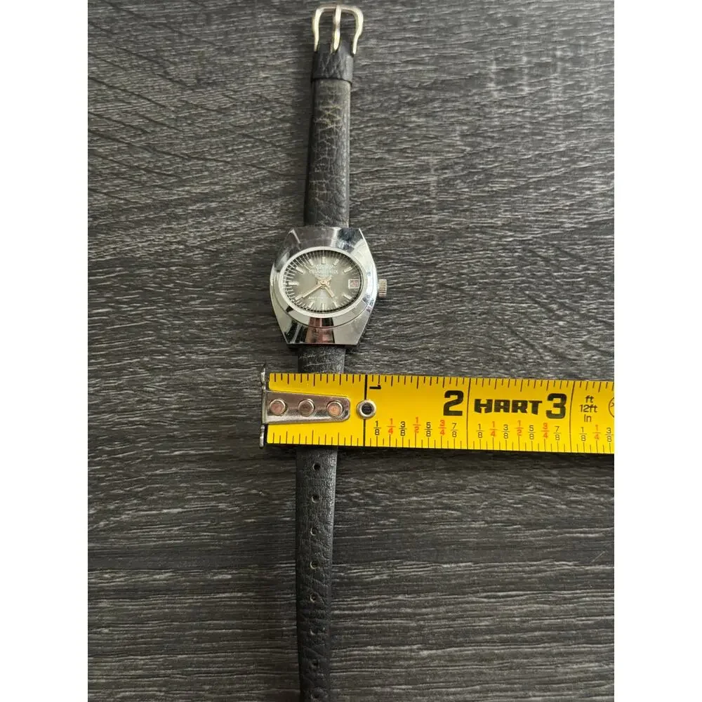 Grand Prix Deluxe‎ 17 Antimagnetic Silver Tone Wristwatch Stainless Steel Back